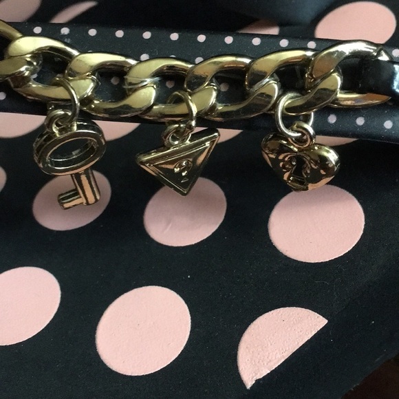 Guess Gwemani Foam Wedge Flip Flops Wedges. P/A1025/3 - Picture 2 of 9